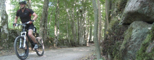 Häng med på en guidad MTB-tur i Karlskrona. Du får träffa nya människor och får en härlig naturupplevelse under trygga förhållanden. Turen går från Karlskrona stad, vidare ut mot Rosenholm...