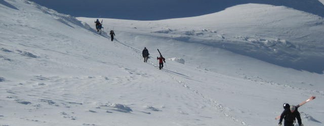 Vi avslutar skidsäsongen med att åka till Kittelfjäll en weekend innan påsken kommer. I Kittelfjäll bor vi i tält under 2 nätter, och har helpension inne på hotellet. Det förtjänar...